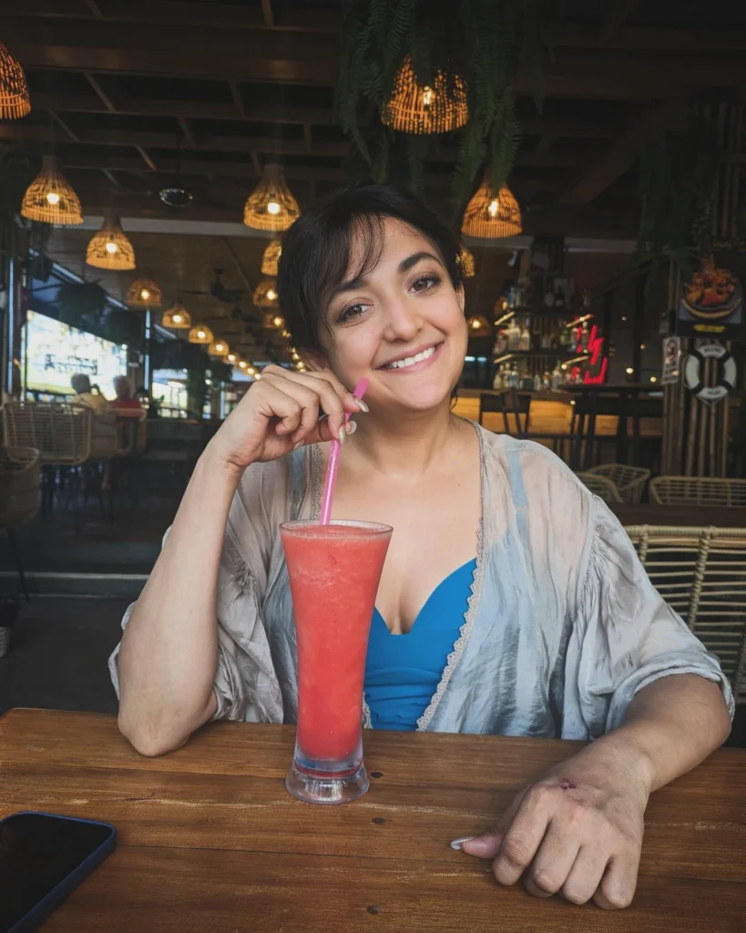 Monali Thakur,hot51live