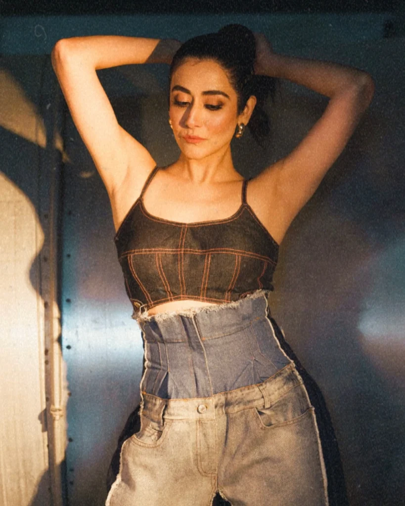 Jonita Gandhi,hot51live