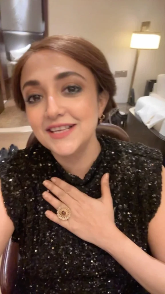 Monali Thakur,hot51live