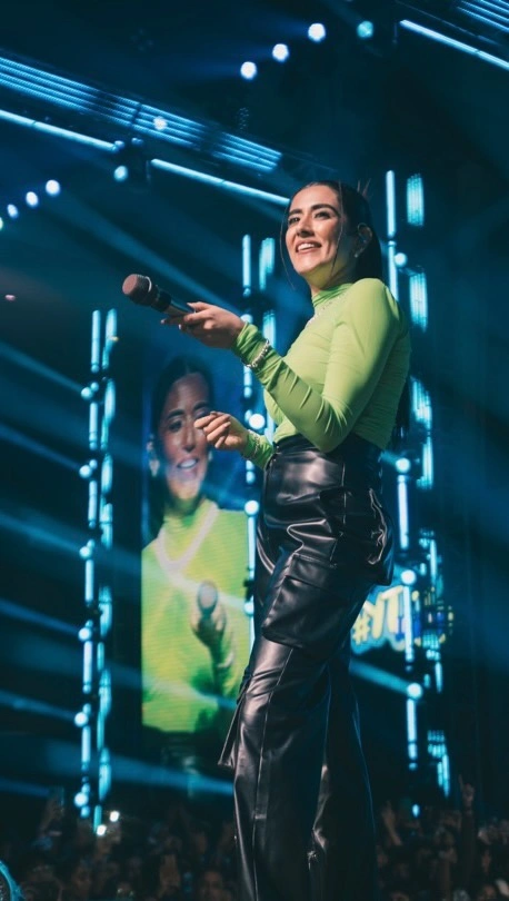 Jonita Gandhi,hot51live