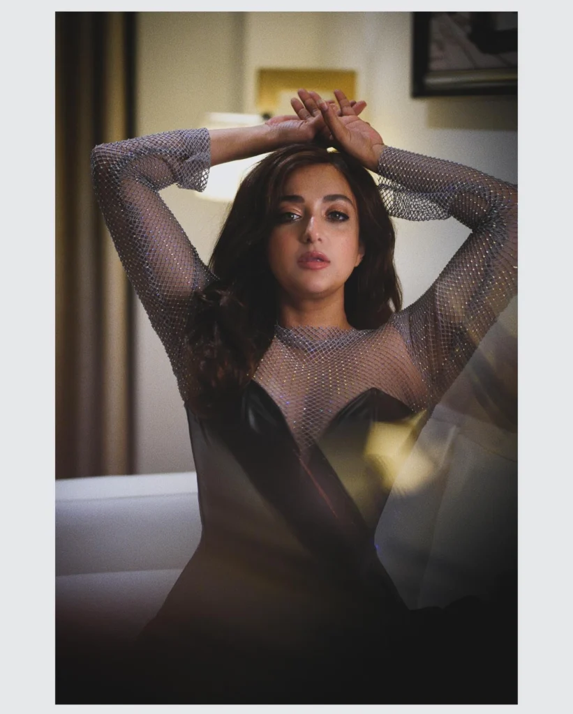 Monali Thakur,hot51live