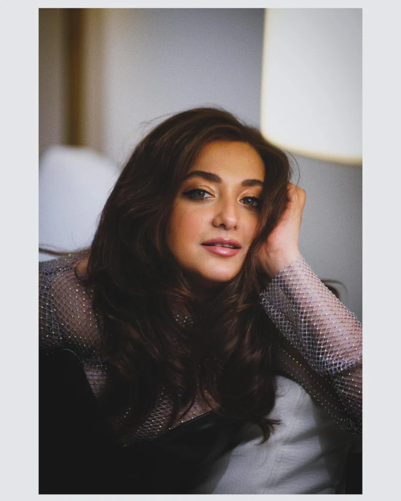 Monali Thakur,hot51live
