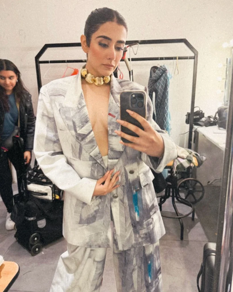 Jonita Gandhi,hot51live