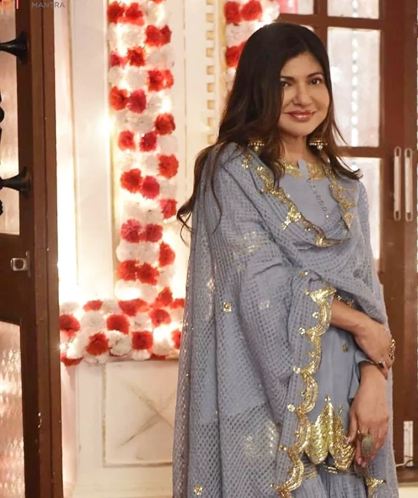 Alka Yagnik,hot51live