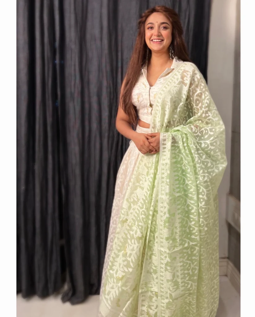 Monali Thakur,hot51live