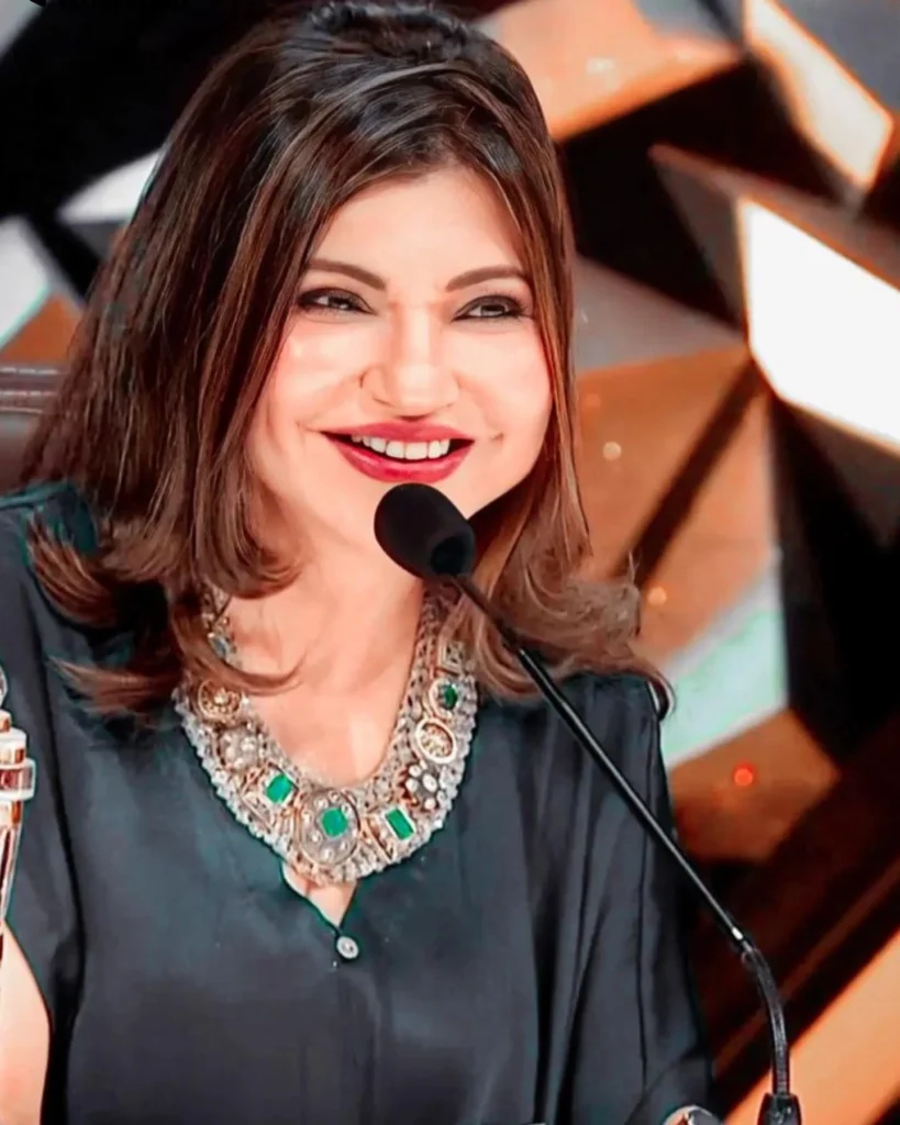 Alka Yagnik,hot51live