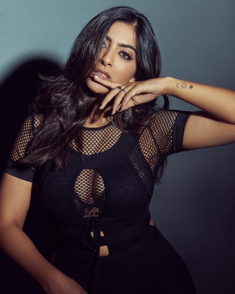 Zayn Marie Khan,hot51live
