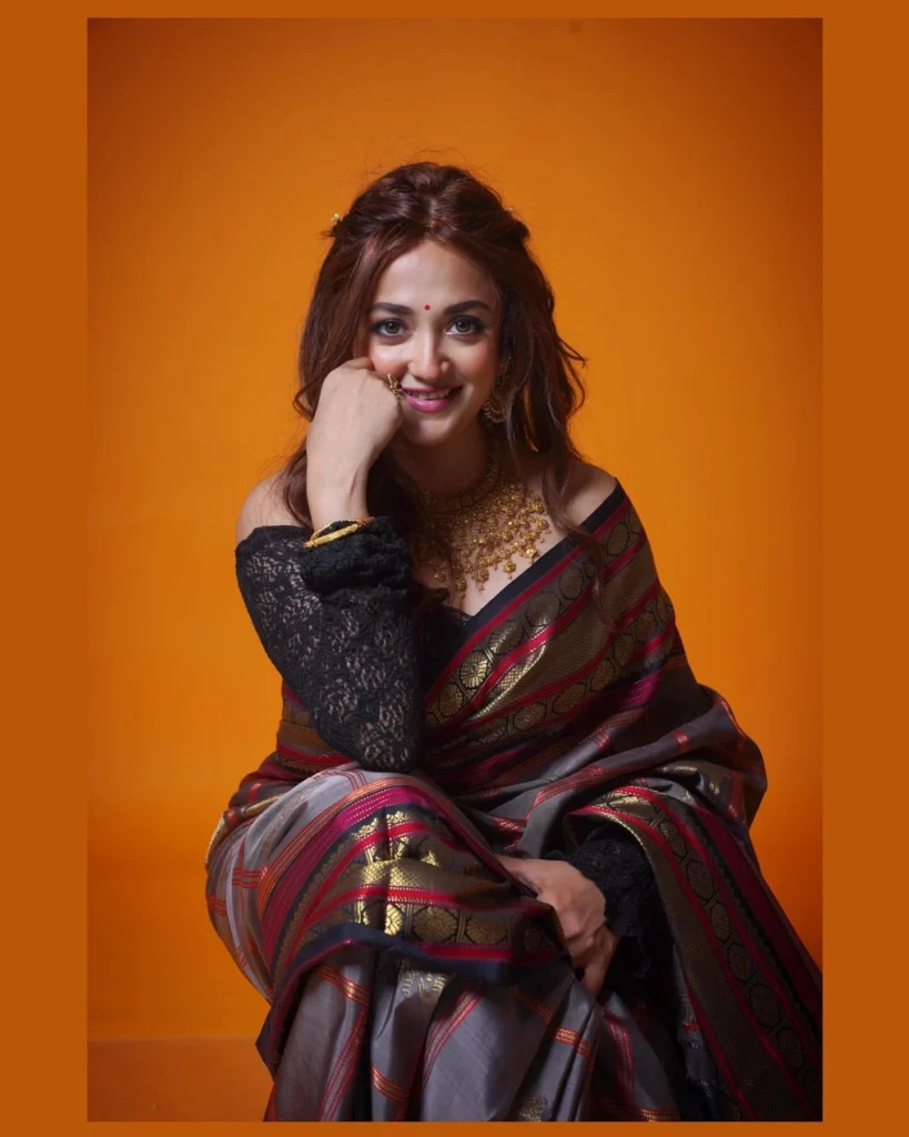 Monali Thakur,hot51live