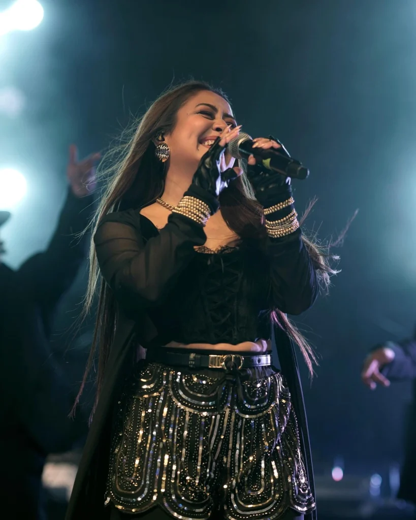 Neha Kakkar,hot51live