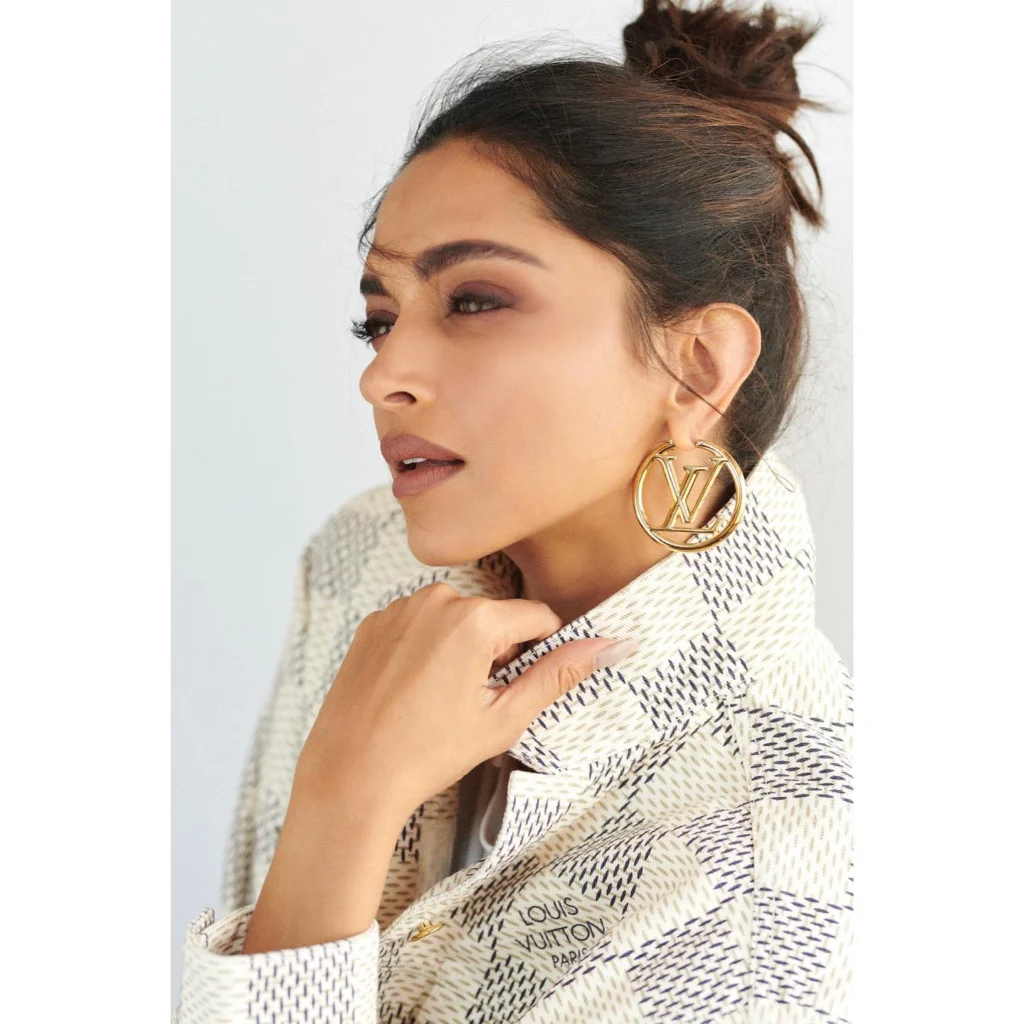 Deepika Padukone,hot51live