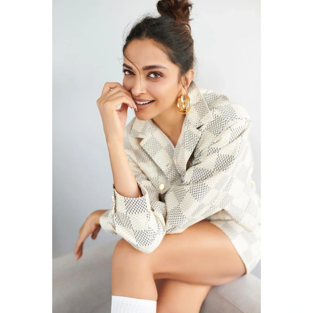 Deepika Padukone,hot51live