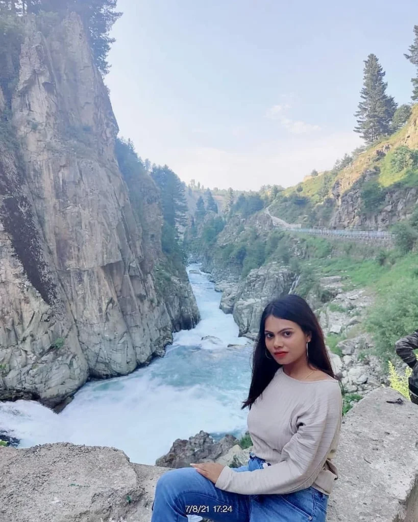 Mihika kushwaha,hot51live