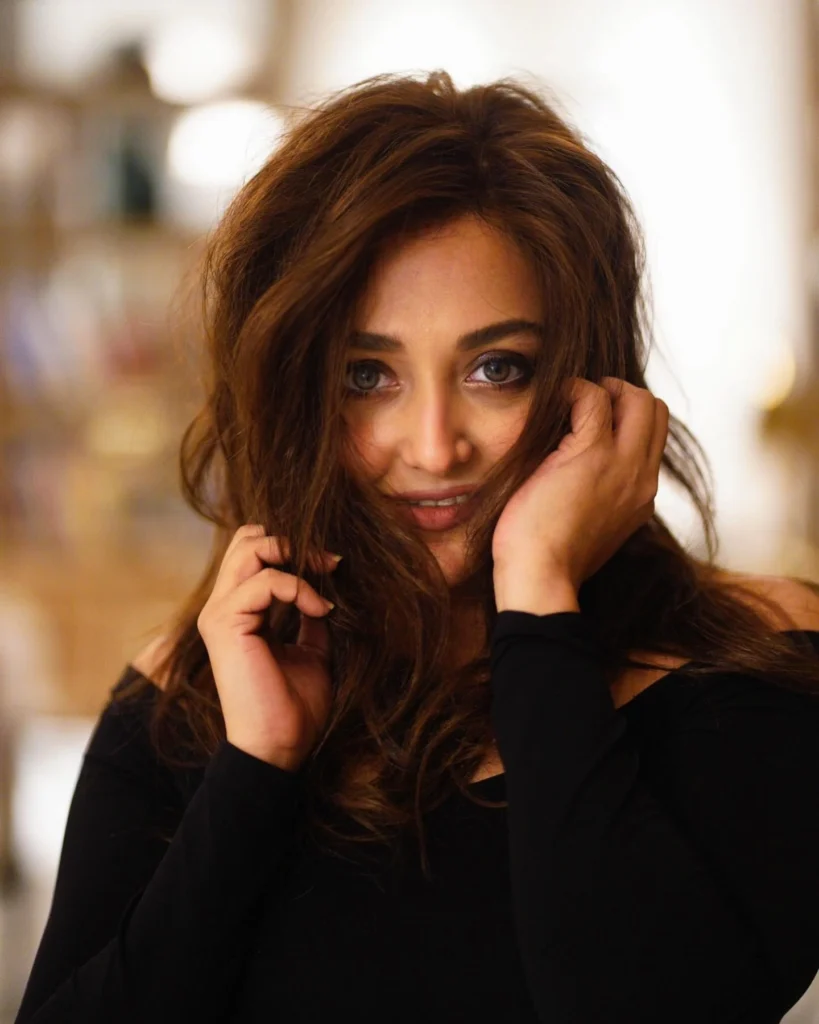 Monali Thakur,hot51live