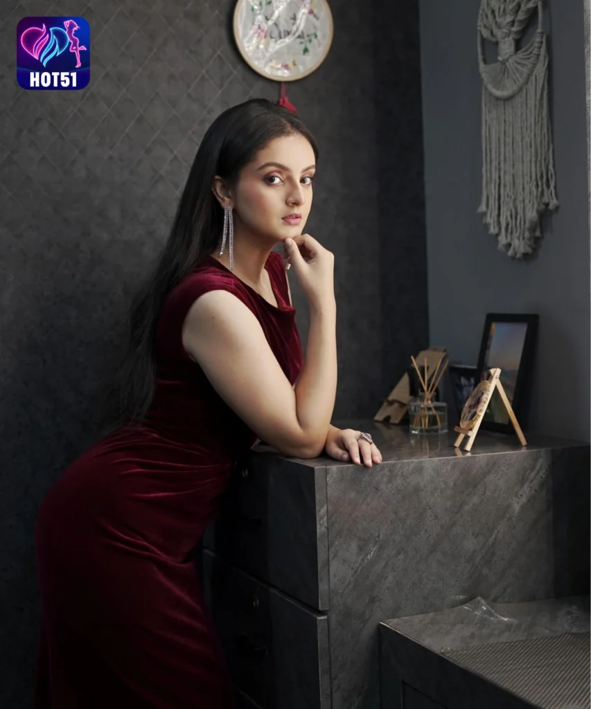 Mrinal Navell,hot51live