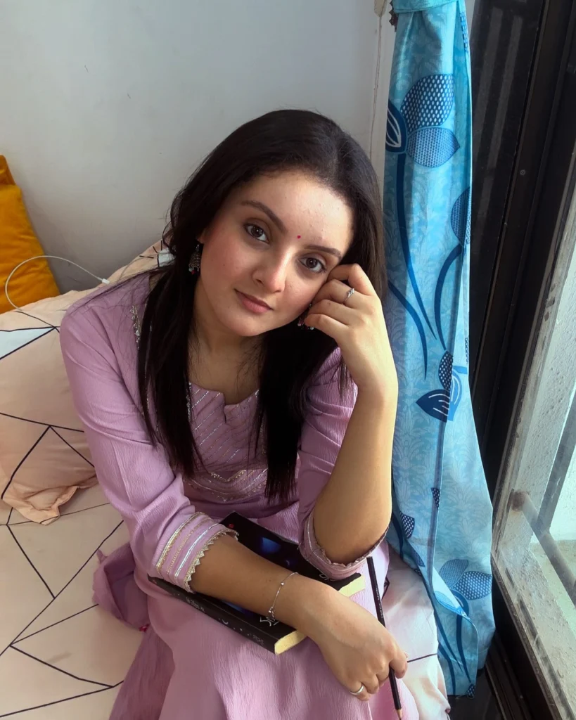 Mrinal Navell,hot51live
