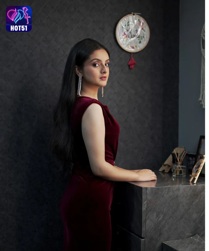 Mrinal Navell,hot51live