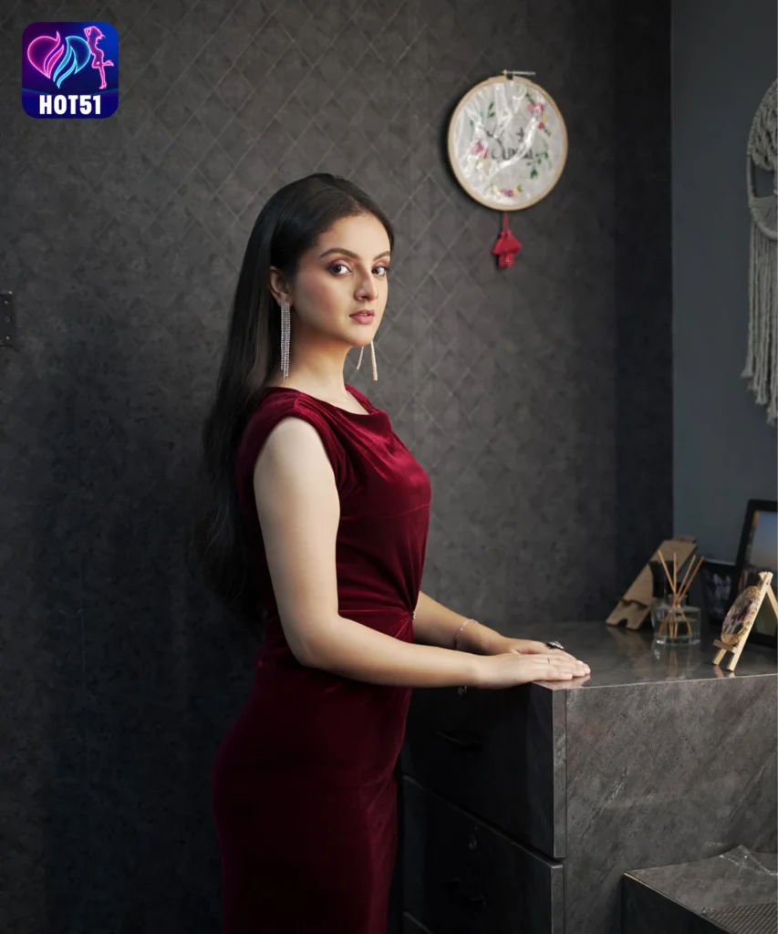 Mrinal Navell,hot51live