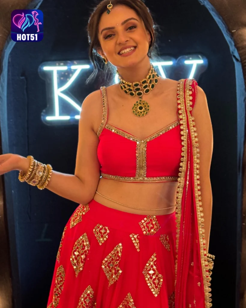 Mrinal Navell,hot51live