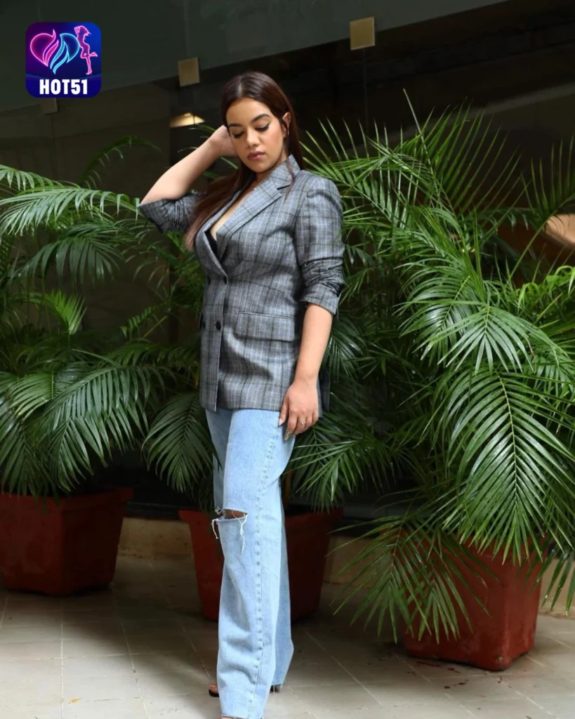 Nidhi Singh,hot51live