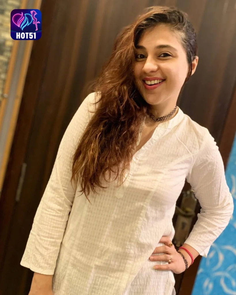 Saba Saudagar,hot51live