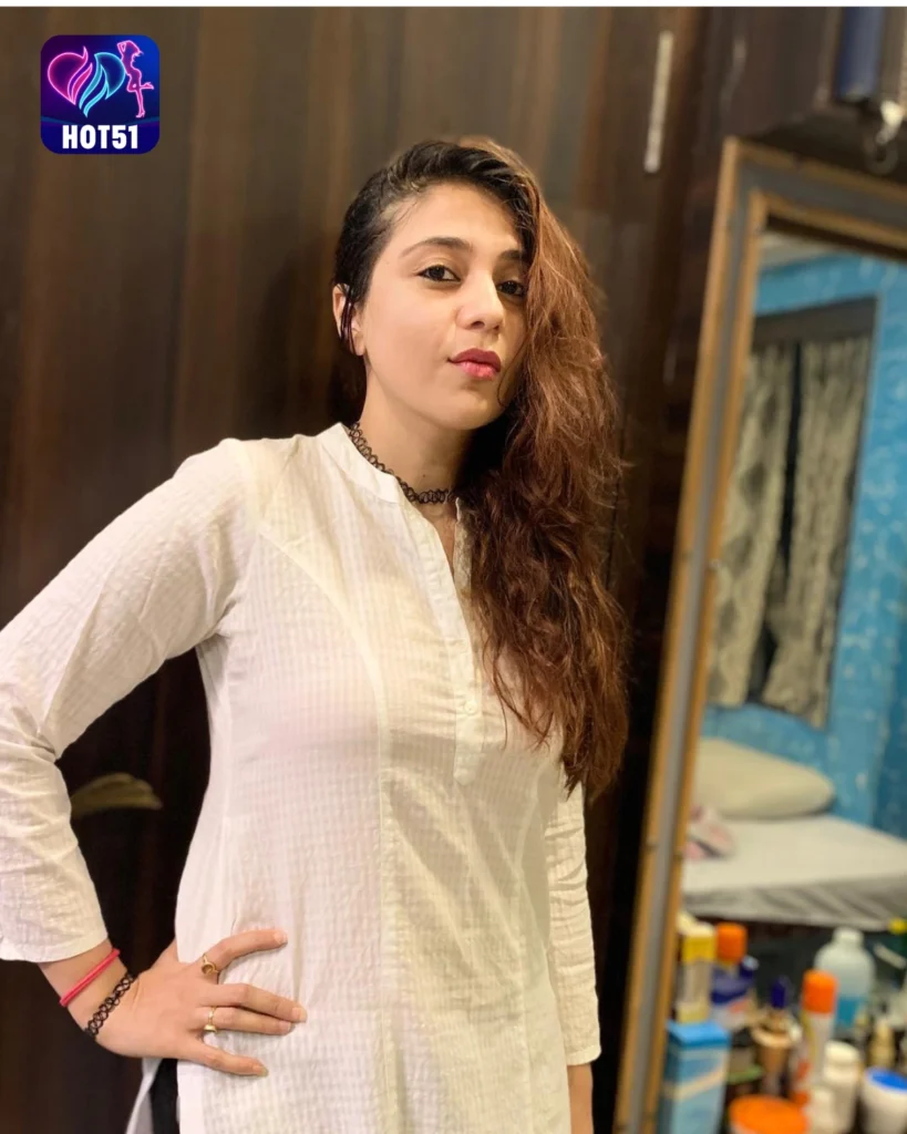 Saba Saudagar,hot51live
