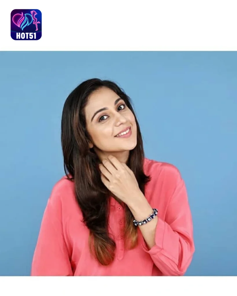 Saba Saudagar,hot51live