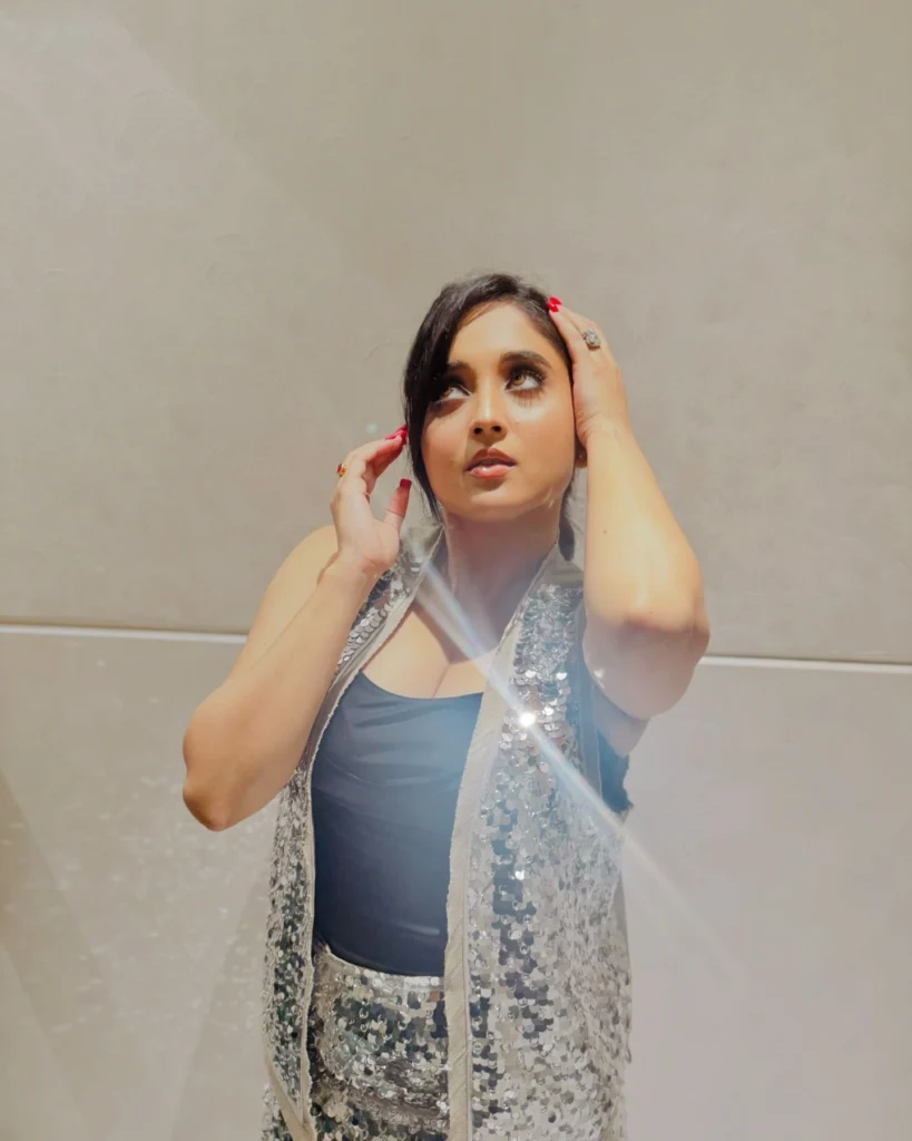 Soumitrisha Kundu,hot51live