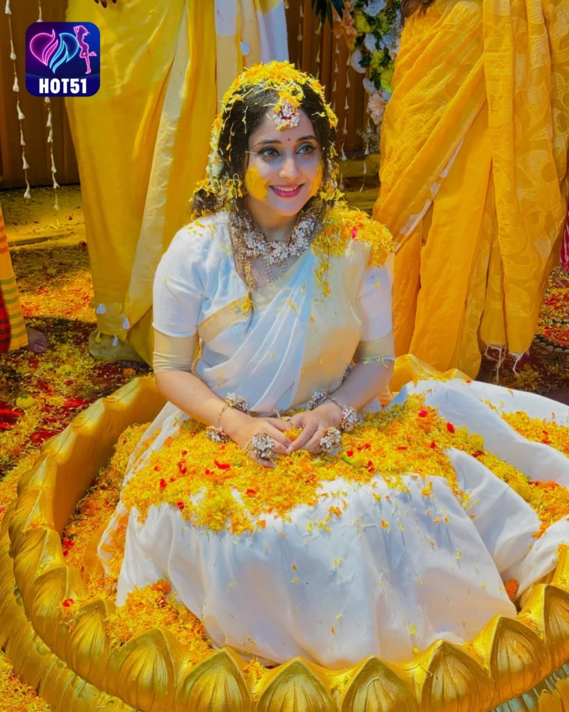 Soumitrisha Kundu,hot51live