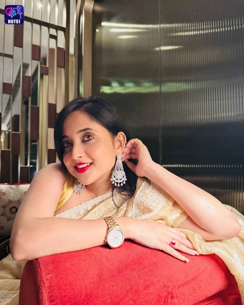 Soumitrisha Kundu,hot51live