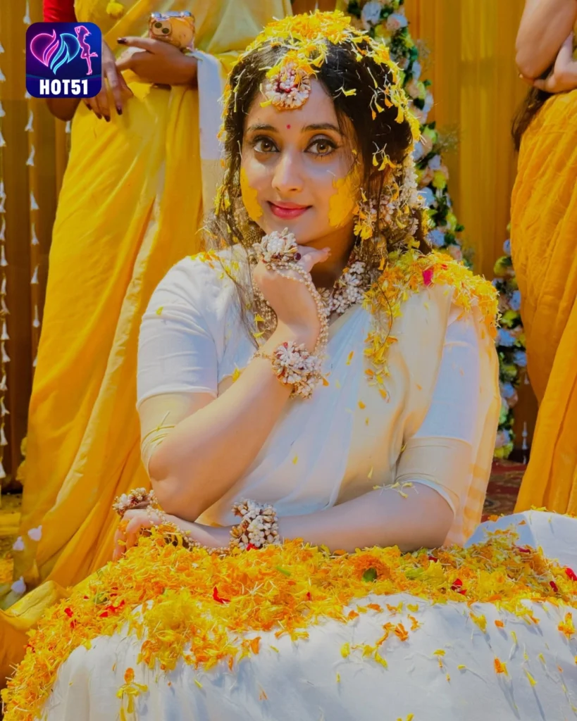 Soumitrisha Kundu,hot51live