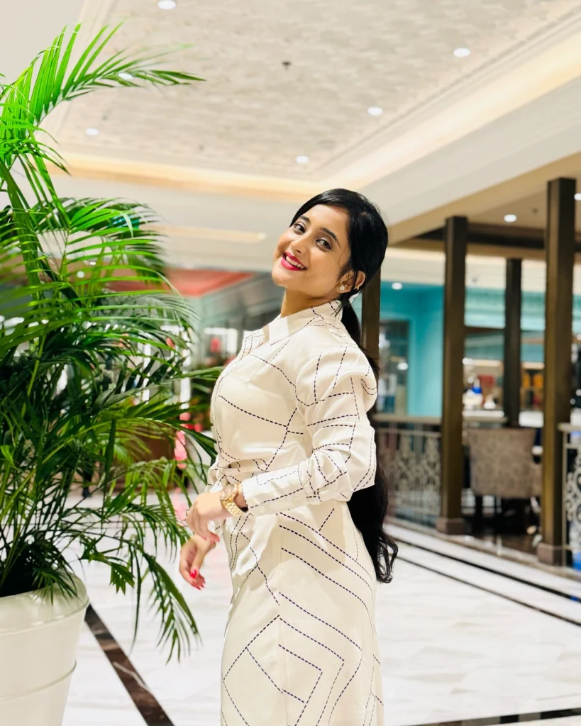 Soumitrisha Kundu,hot51live