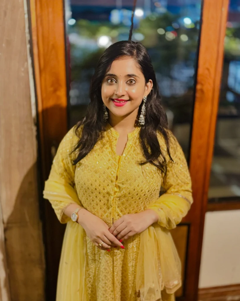 Soumitrisha Kundu,hot51live