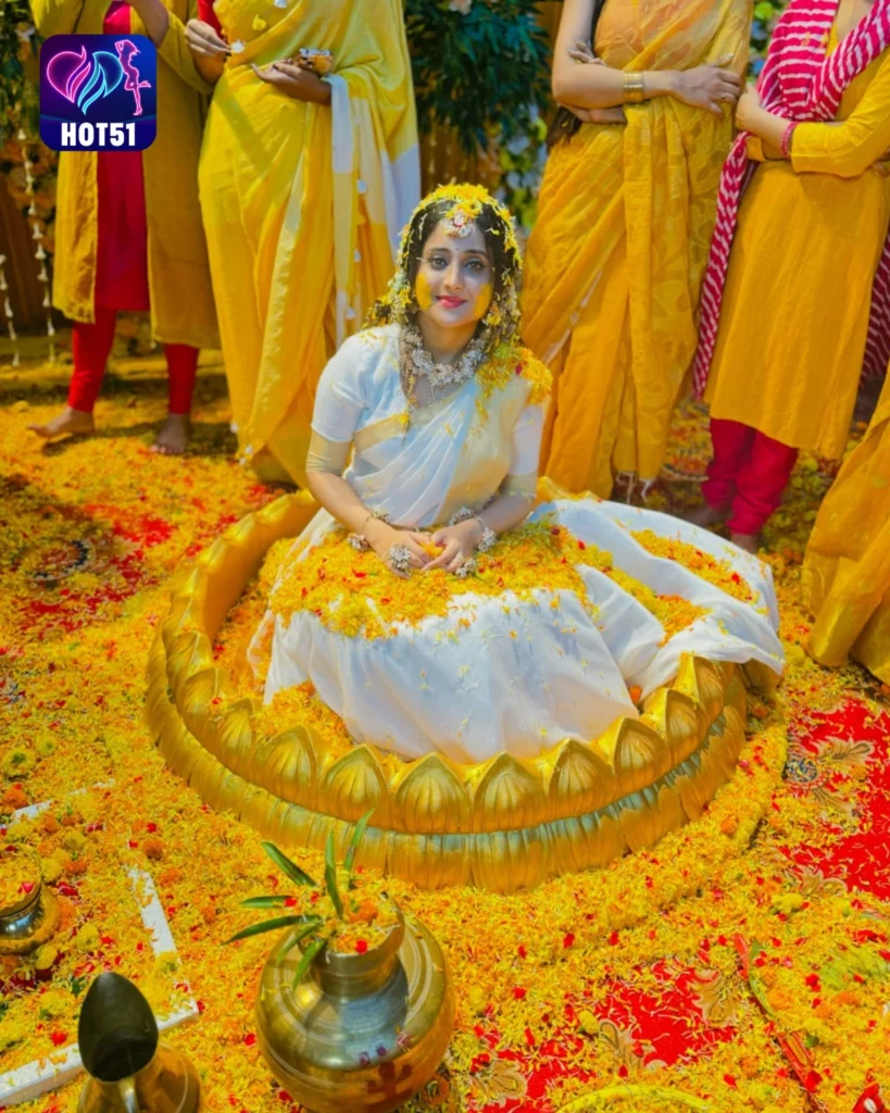 Soumitrisha Kundu,hot51live