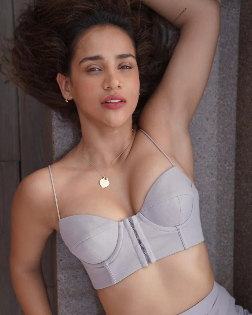 Aisha Sharma,hot51live
