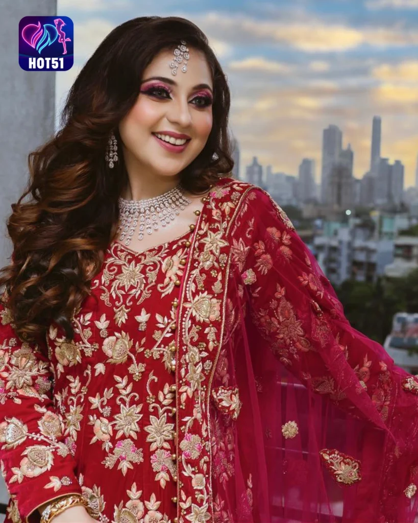 Saba Saudagar,hot51live