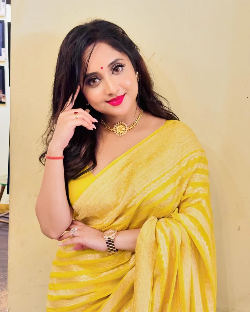 Soumitrisha Kundu,hot51live