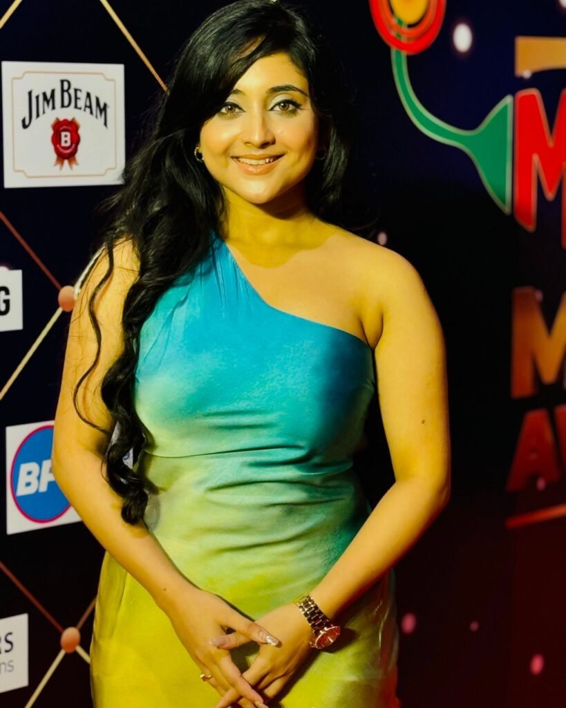 Soumitrisha Kundu,hot51live