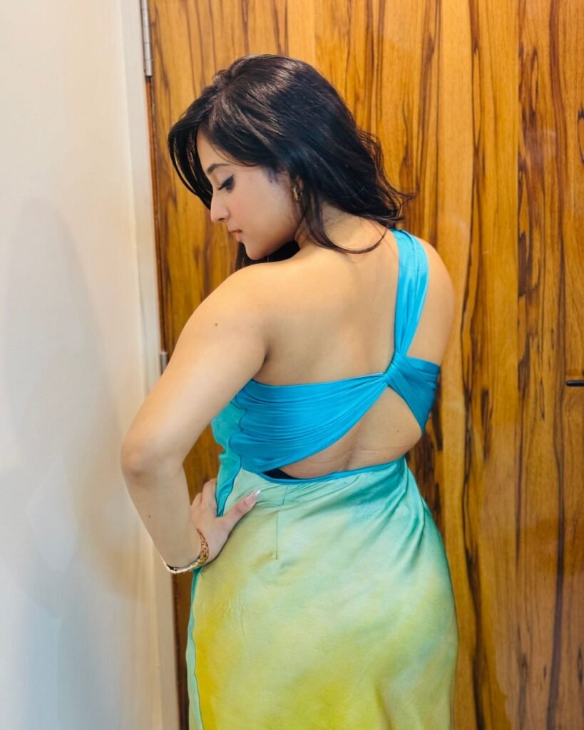Soumitrisha Kundu,hot51live