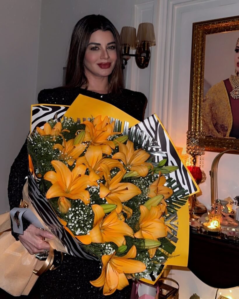 kainaat Arora,hot51live