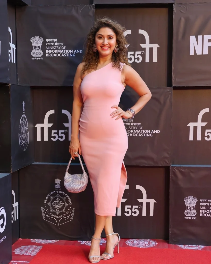 Manjari Fadnis,hot51live