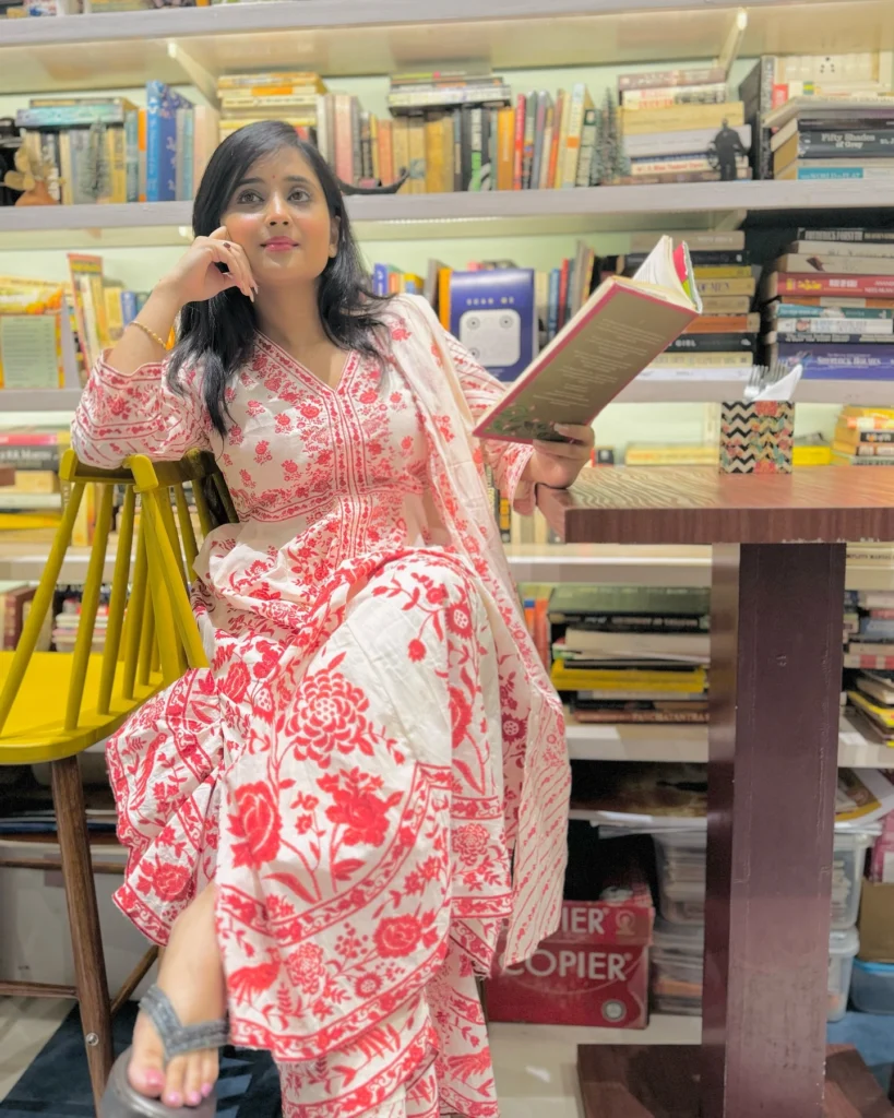 Soumitrisha Kundu,hot51live