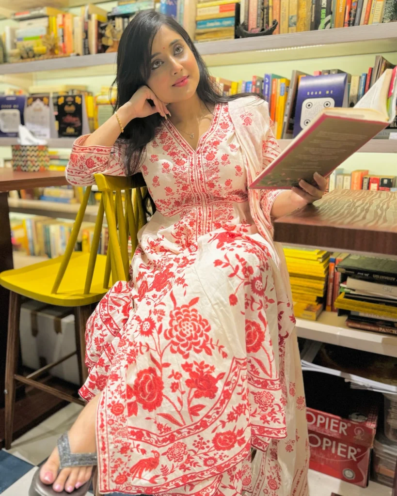 Soumitrisha Kundu,hot51live