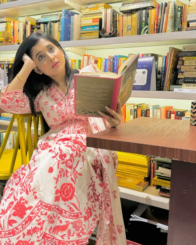 Soumitrisha Kundu,hot51live
